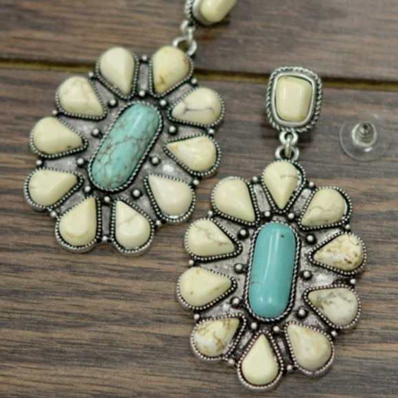 Vintage Boho Silver Turquoise Earrings - Picture 1 of 3
